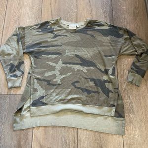 Camo sweatshirt